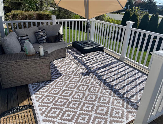 AH® Geometric Grey/White Outdoor Picnic Rug 4x6ft Reversible & Easy Clean Deck Patio Rug, Ant Slip, Stain/UV Resistant Foldable Portable Waterproof Woven Plastic Rug 120cm x 180cm with Keep Tidy Bag