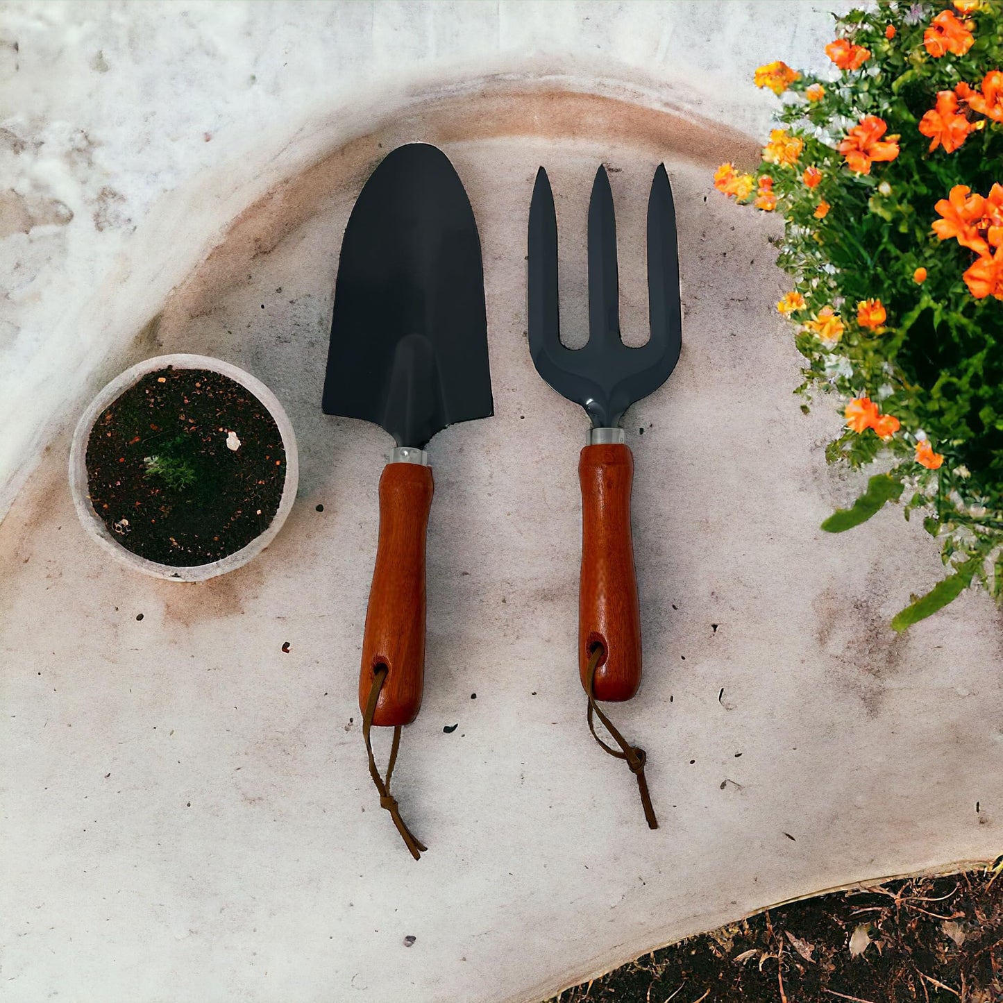 fiXte Hand Fork and Hand Trowel Garden Set Twin Pack Wooden Handles Carbon Steel Ideal Gardening Gift Set