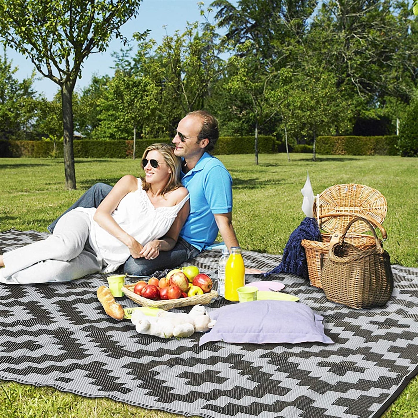 Enipate Geometric Outdoor Rugs for Garden Patios Clearance, 4x6ft Reversible & Easy Cleaning Decking Rug, Portable Comfortable Woven Waterproof Carpet (120x180cm, Grey)
