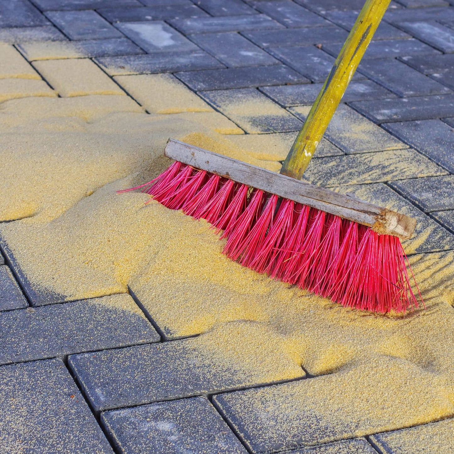 Laeto Build It Kiln Dried Sand A Simple Seal For Block Paving slabs, Drives And Paths. Fine Dry Aggregate Silica Sand 1 X 20kg Sand Bags