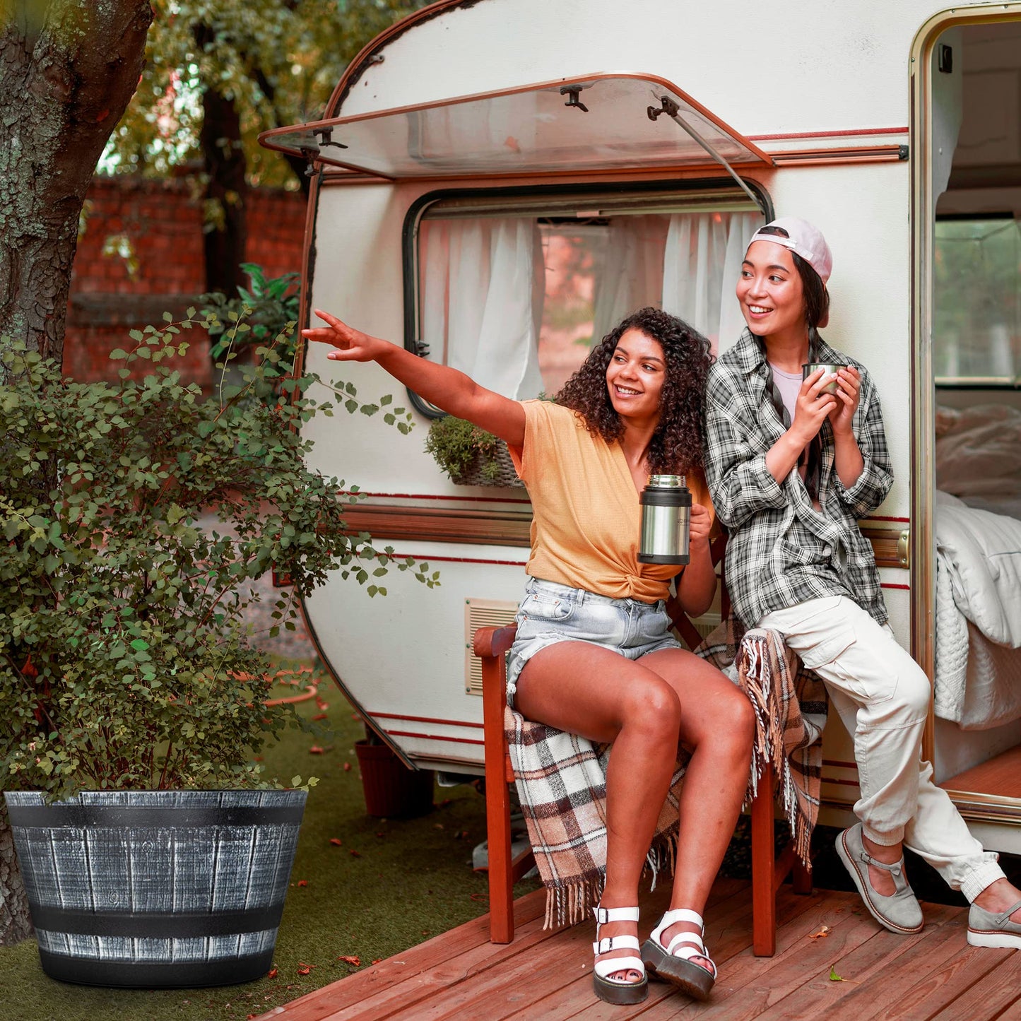 SG Traders 40cm Large Round Barrel Tub Planter, Indoor Planter With Drainage Holes, Outdoor Garden Plant Pot Flower Pots Planters Patio Perfect For Growing Herbs, Flowers, Vegetables Barrel Planters