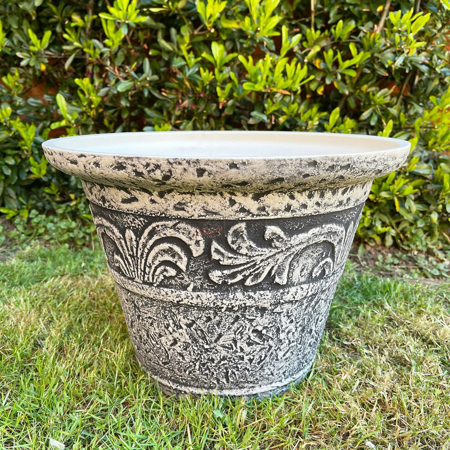 Darthome Ltd Stone Effect Plastic Round Outdoor Garden Planter Plant Flower Pot Large 40cm