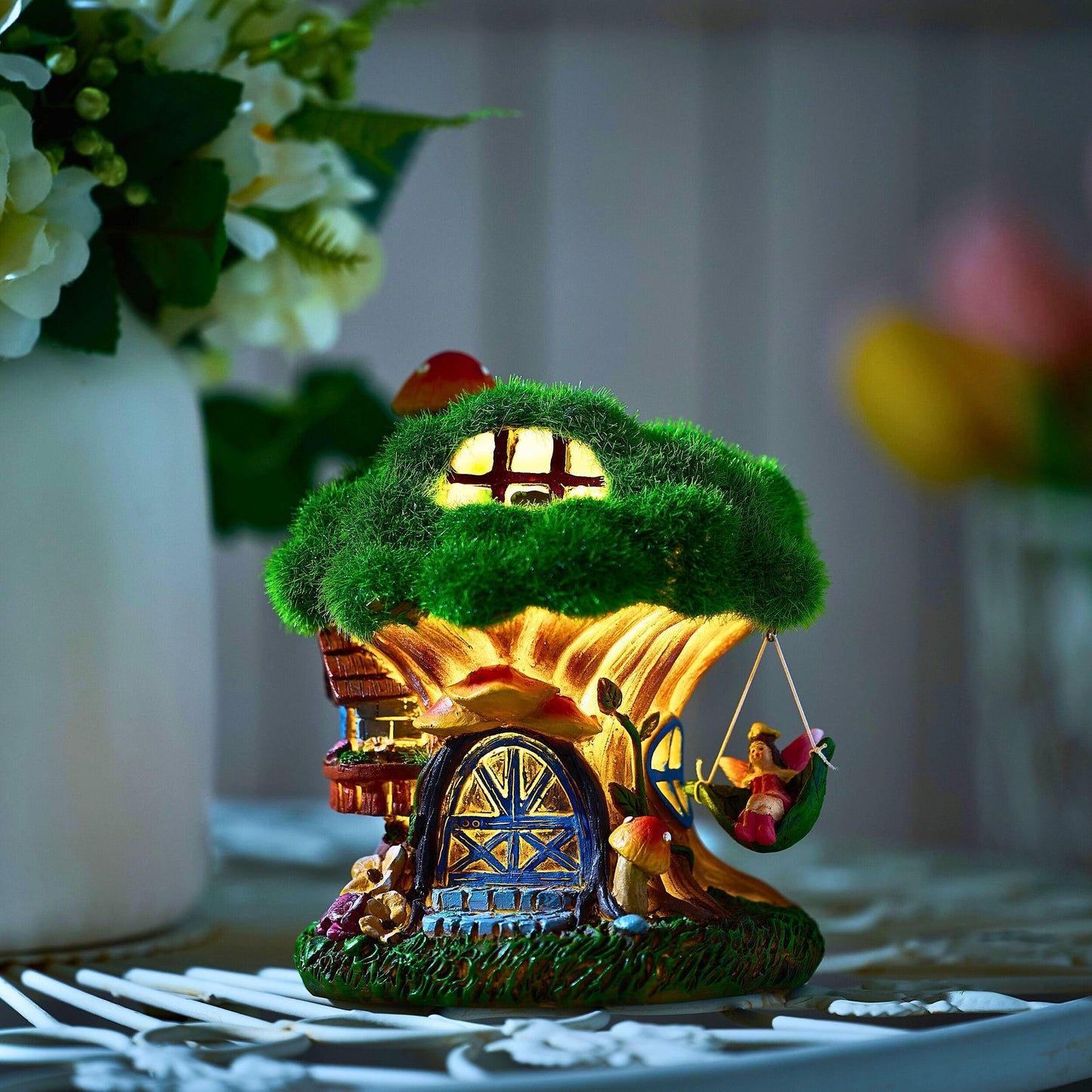 TERESA'S COLLECTIONS Garden Ornaments Outdoors, Solar Green Tree House with Swinging Fairy, Waterproof Resin Fairy House Ornaments, Indoor Outdoor 13CM