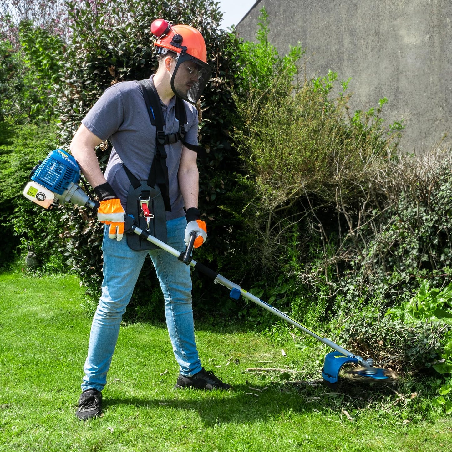 Hyundai 5 in 1, 52cc Long Reach Petrol Garden Multi Tool with 430mm Grass Trimmer, 425mm Hedge Trimmer, 10" Chainsaw, Brushcutter, 2-Stroke with 3 Year Warranty