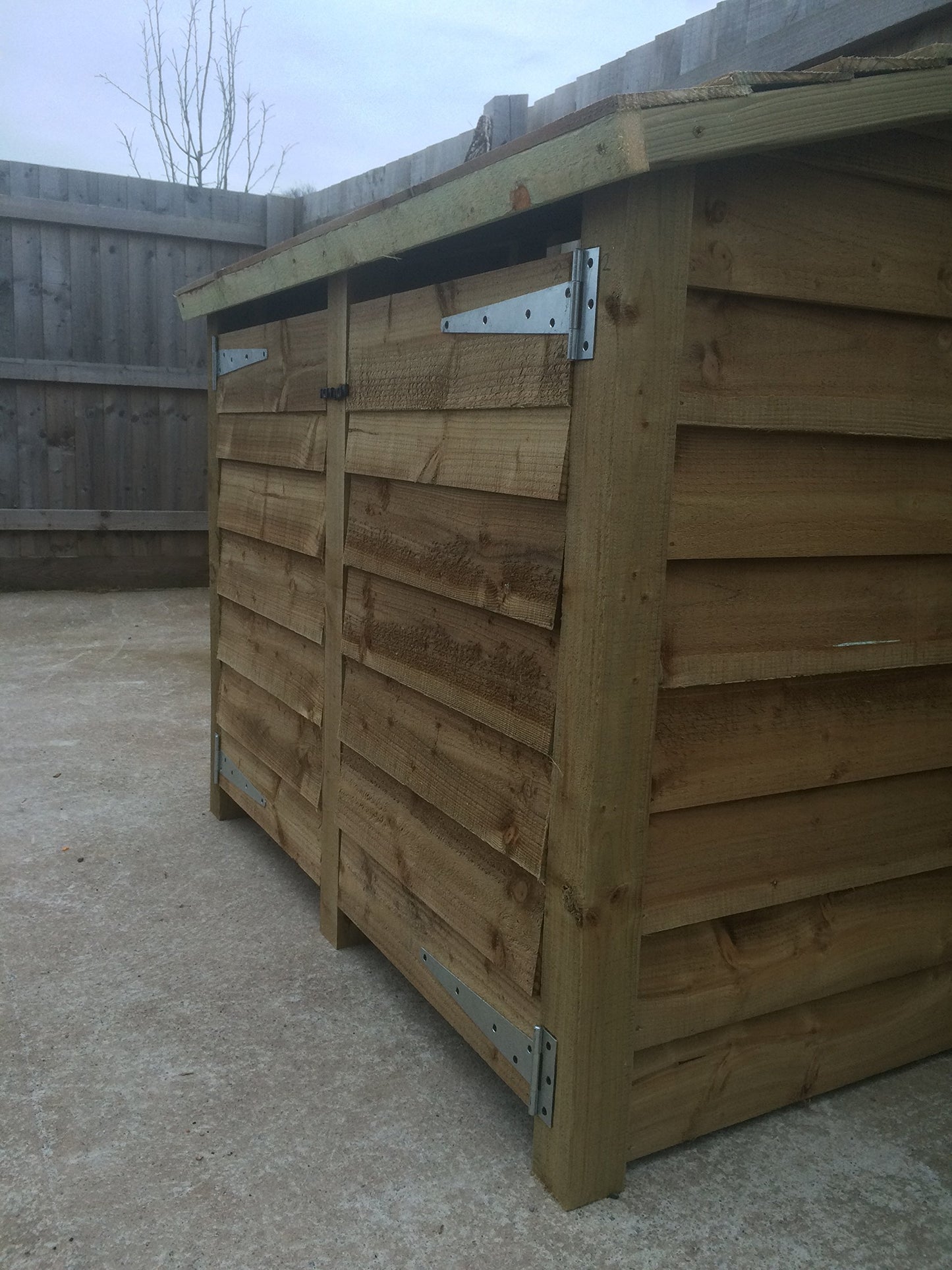 GIDLEIGH 4ft TALL WOODEN LOG STORE/GARDEN STORAGE, WITH DOORS AND KINDLING SHELF HEAVY DUTY, HAND MADE, PRESSURE TREATED