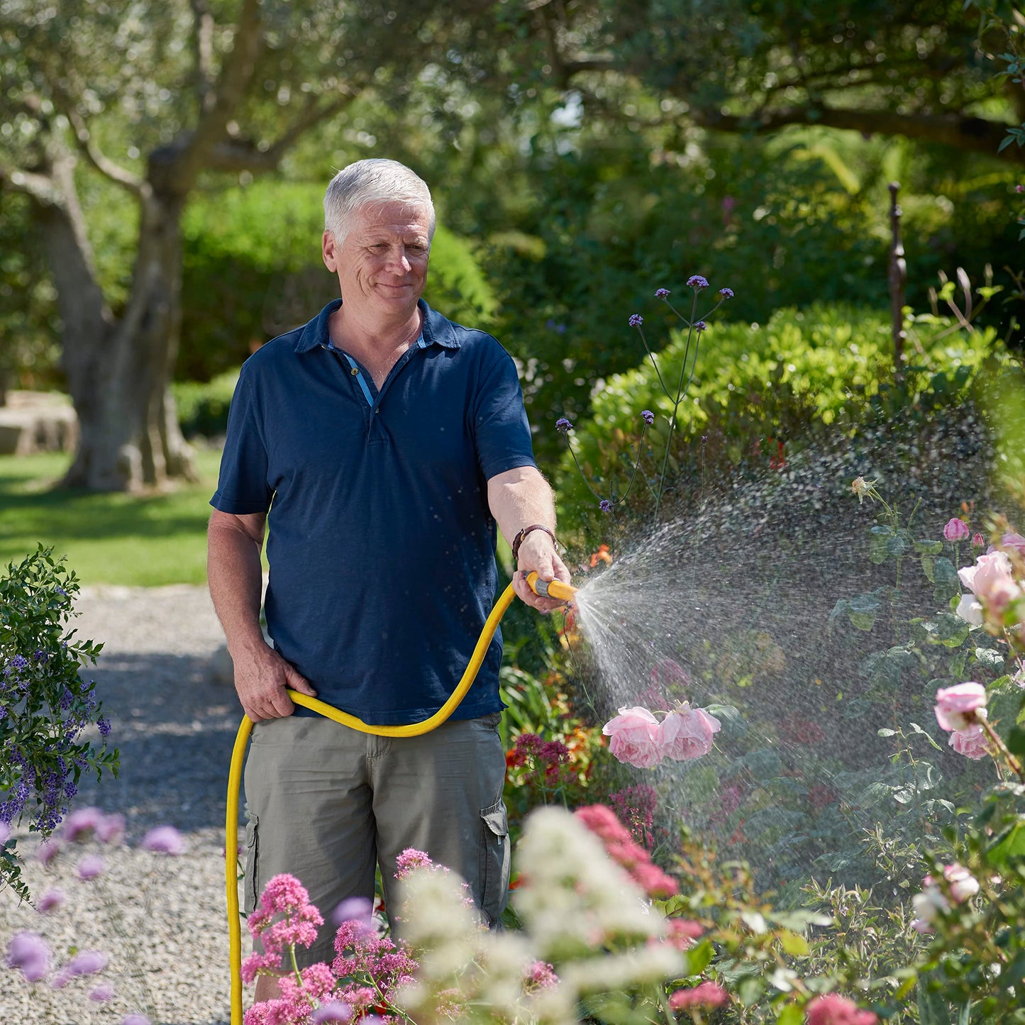 HOZELOCK - Superhoze Expanding Hose 30 m : Flexible Hose, Stretches up to 3x Original Length | With 2 Aquastop Fittings for a Watertight Connection: Ready to Use [8230A1240]