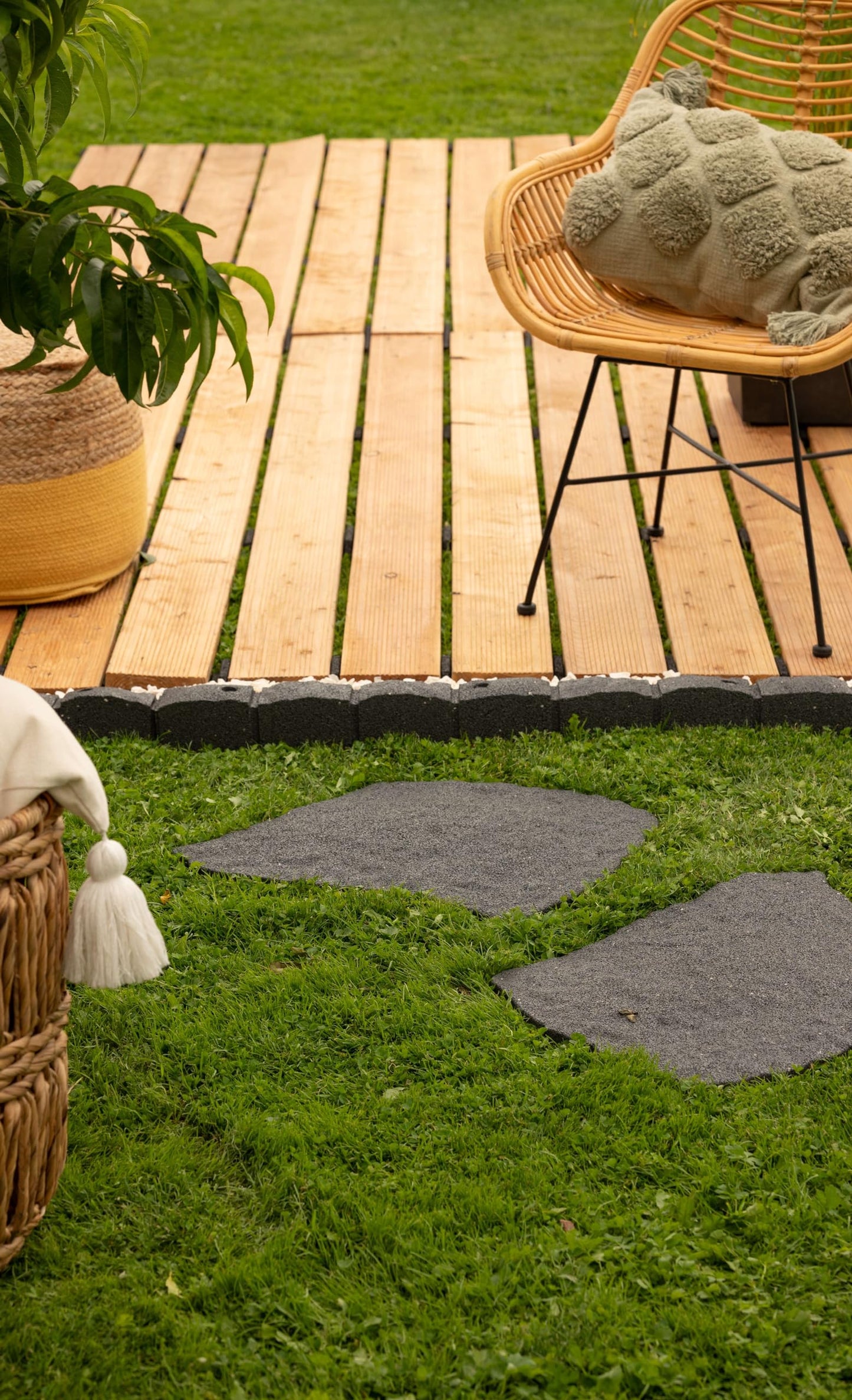 Nicoman Natural B Stone Block Garden Stepping Stone Recycled Rubber Steps Hard Wearing Heavy Duty Outdoor Pathway Tiles - (Grey, Set of 4)