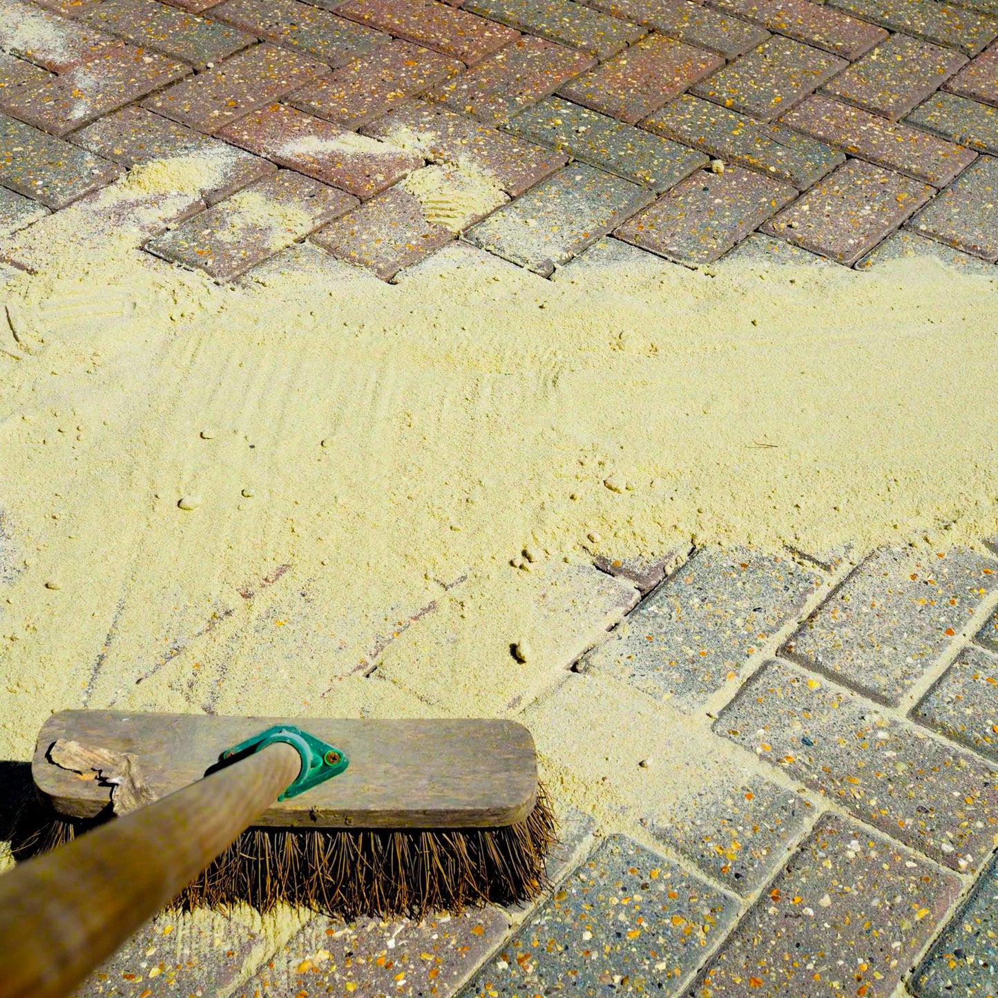 Laeto Build It Kiln Dried Sand A Simple Seal For Block Paving slabs, Drives And Paths. Fine Dry Aggregate Silica Sand 1 X 20kg Sand Bags
