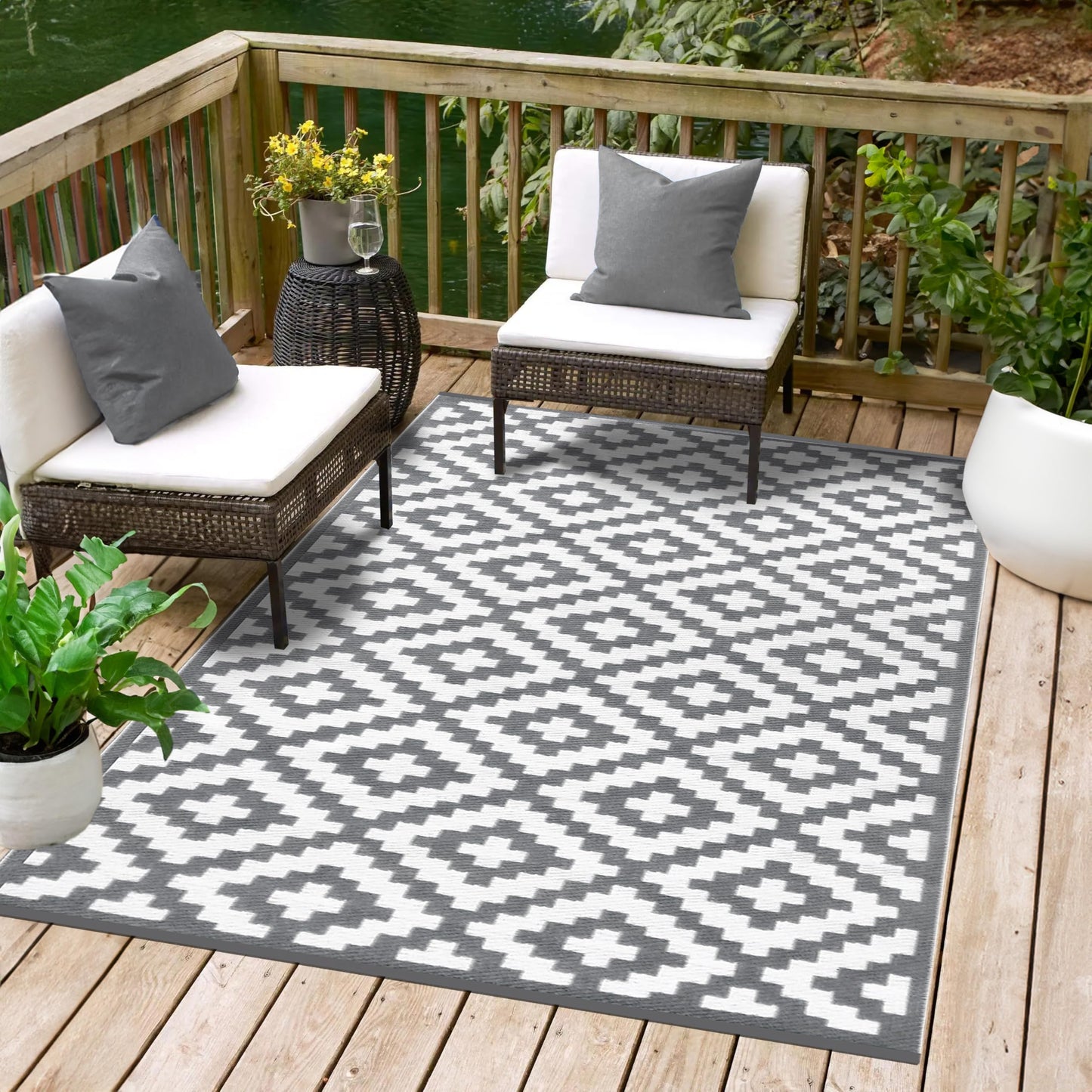 GD Home Lightweight Indoor/Outdoor Reversible Plastic Rug - 120 x 180 cm Grey/White