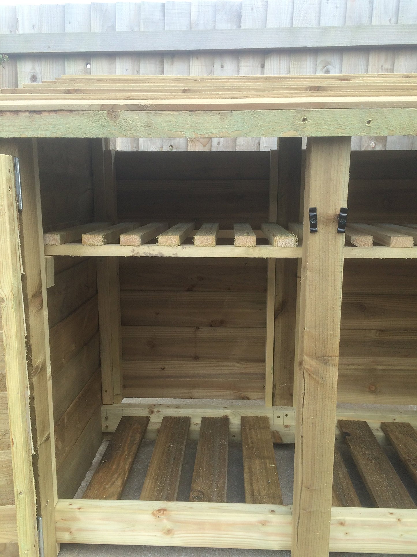 GIDLEIGH 4ft TALL WOODEN LOG STORE/GARDEN STORAGE, WITH DOORS AND KINDLING SHELF HEAVY DUTY, HAND MADE, PRESSURE TREATED