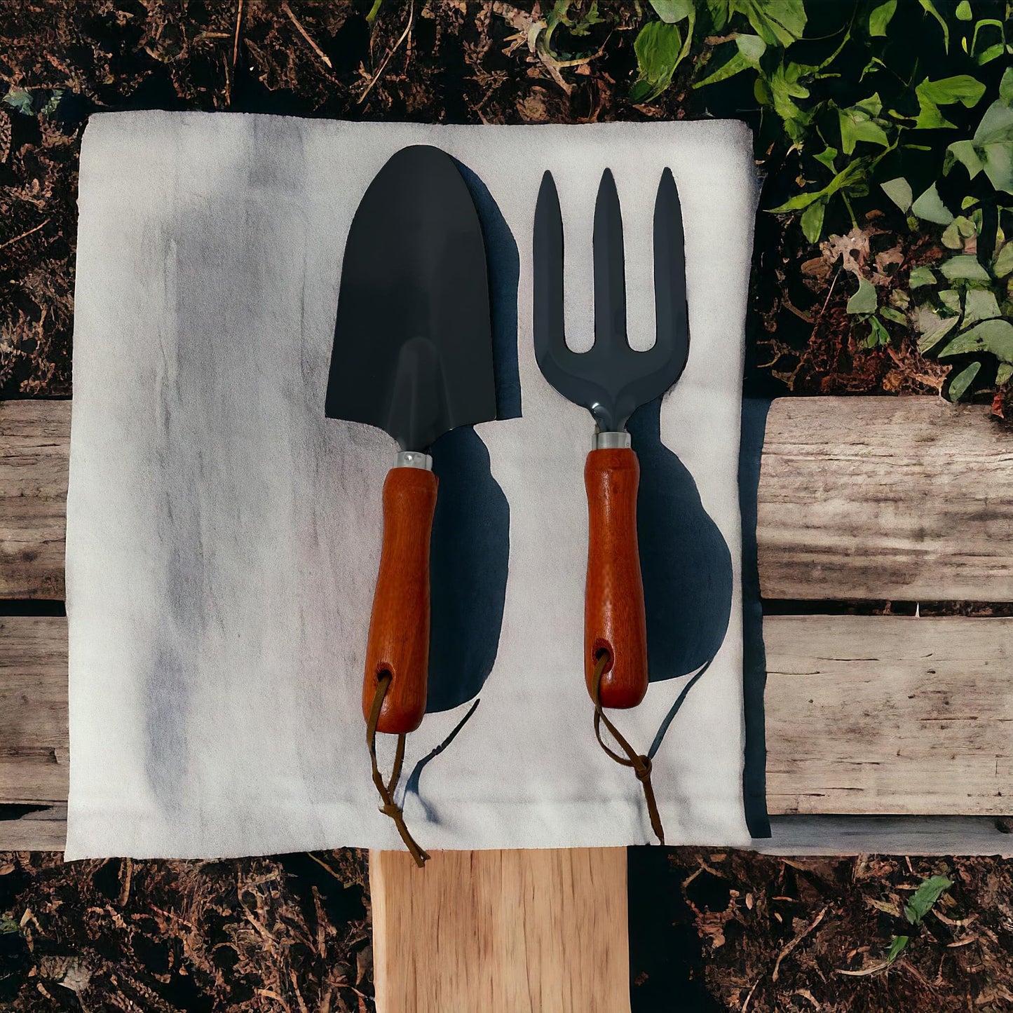 fiXte Hand Fork and Hand Trowel Garden Set Twin Pack Wooden Handles Carbon Steel Ideal Gardening Gift Set