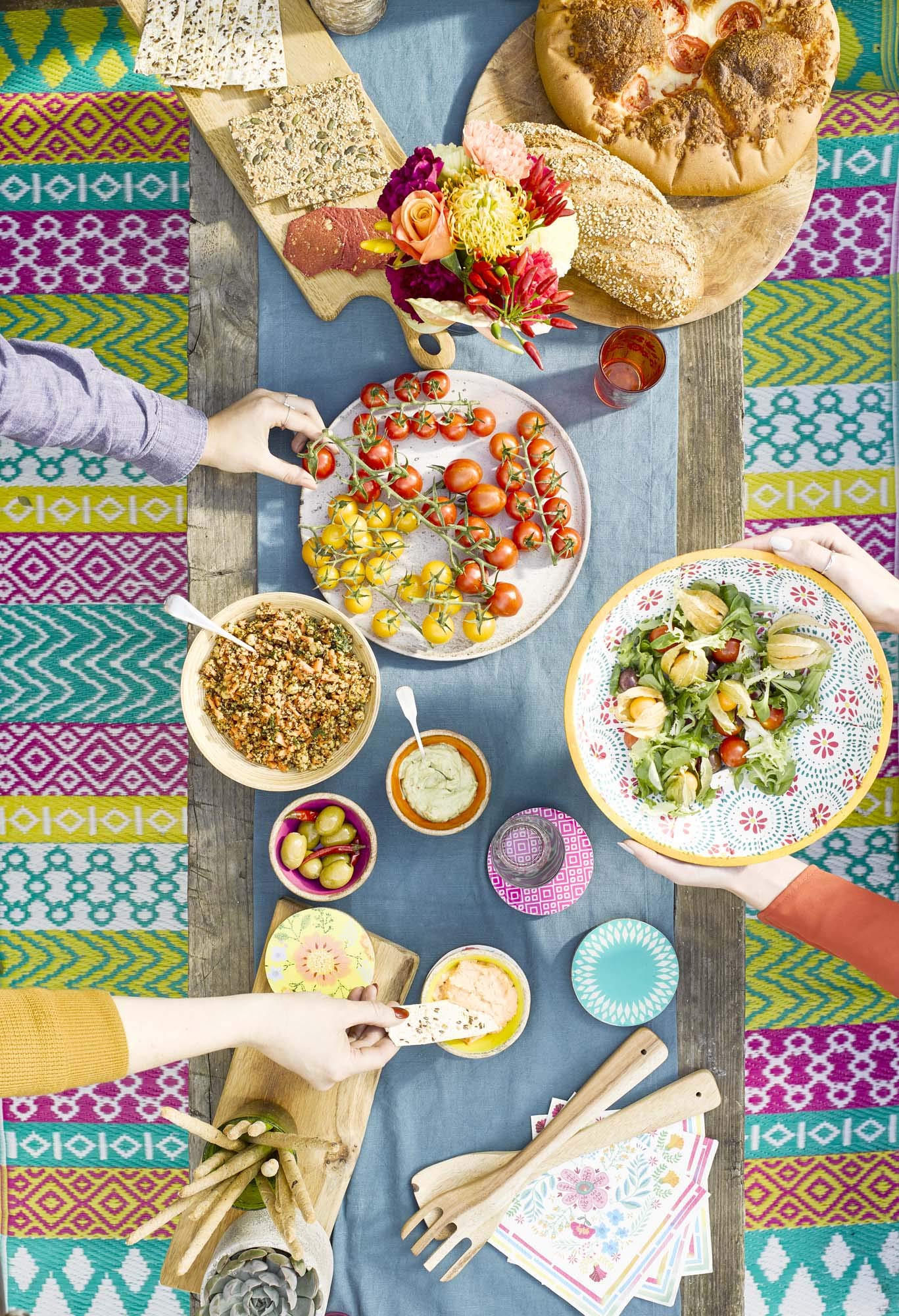 Talking Tables Waterproof Colourful Outdoor Rug Plastic, Lightweight Mat for Garden, Patio, Decking, Bathroom, Utility, Picnic | Folds Away for Easy Storage, 180 x 120cm