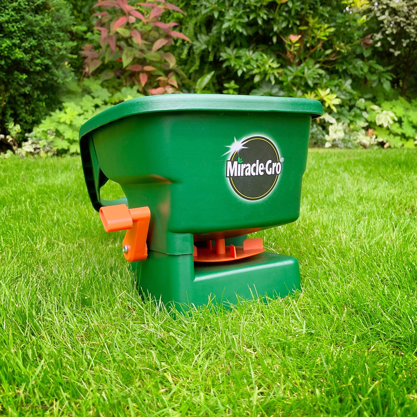 Miracle-Gro Handy Lawn Seed Spreader