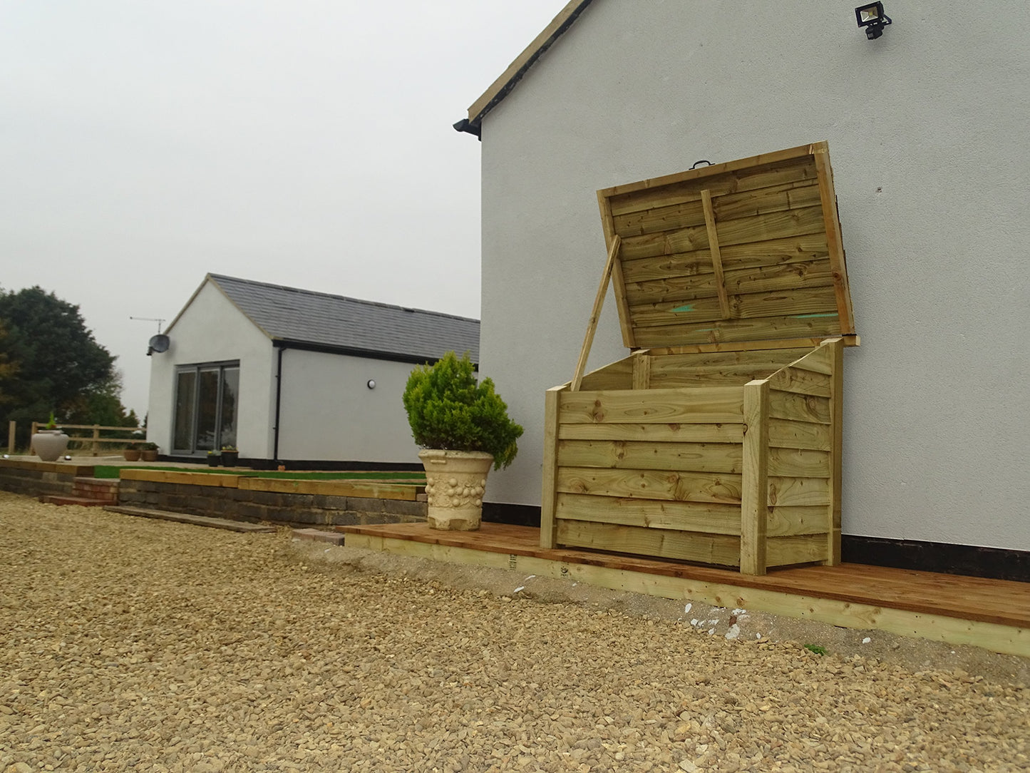 Wooden Log Chest Storage (1.14 cubic meters capacity) (W-127cm, H-104cm, D-87cm) (Light Green (Natural))