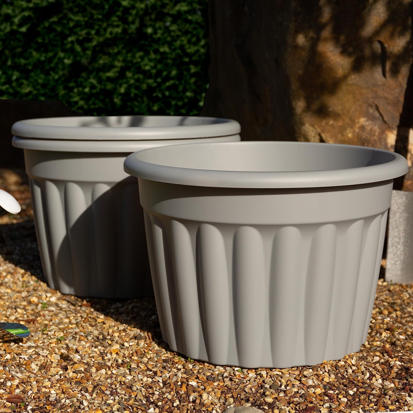 large plastic plant pots 60cm Wham 3x 60cm Vista Plastic Planter, Round Garden Plant Pot, Extra Larg – thegardentools