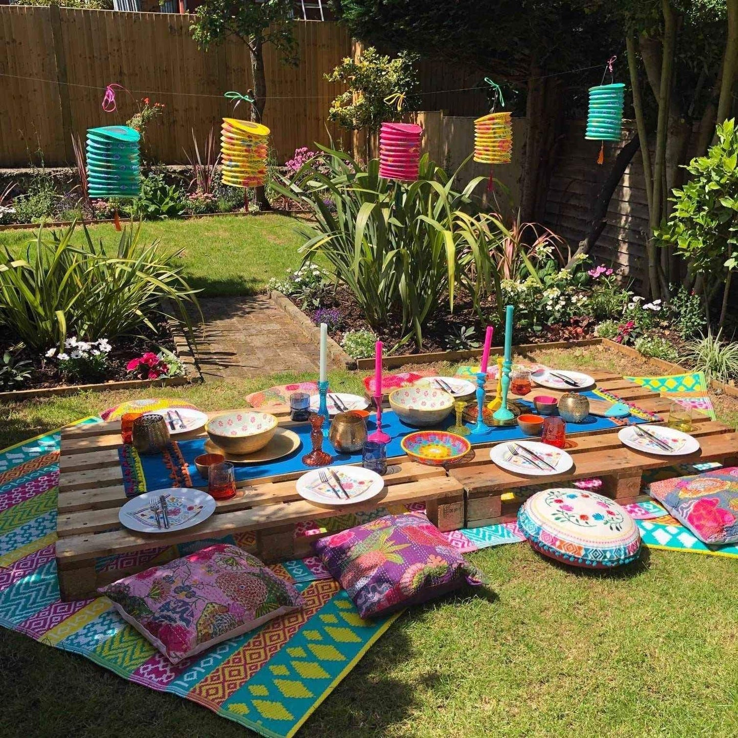 Talking Tables Waterproof Colourful Outdoor Rug Plastic, Lightweight Mat for Garden, Patio, Decking, Bathroom, Utility, Picnic | Folds Away for Easy Storage, 180 x 120cm