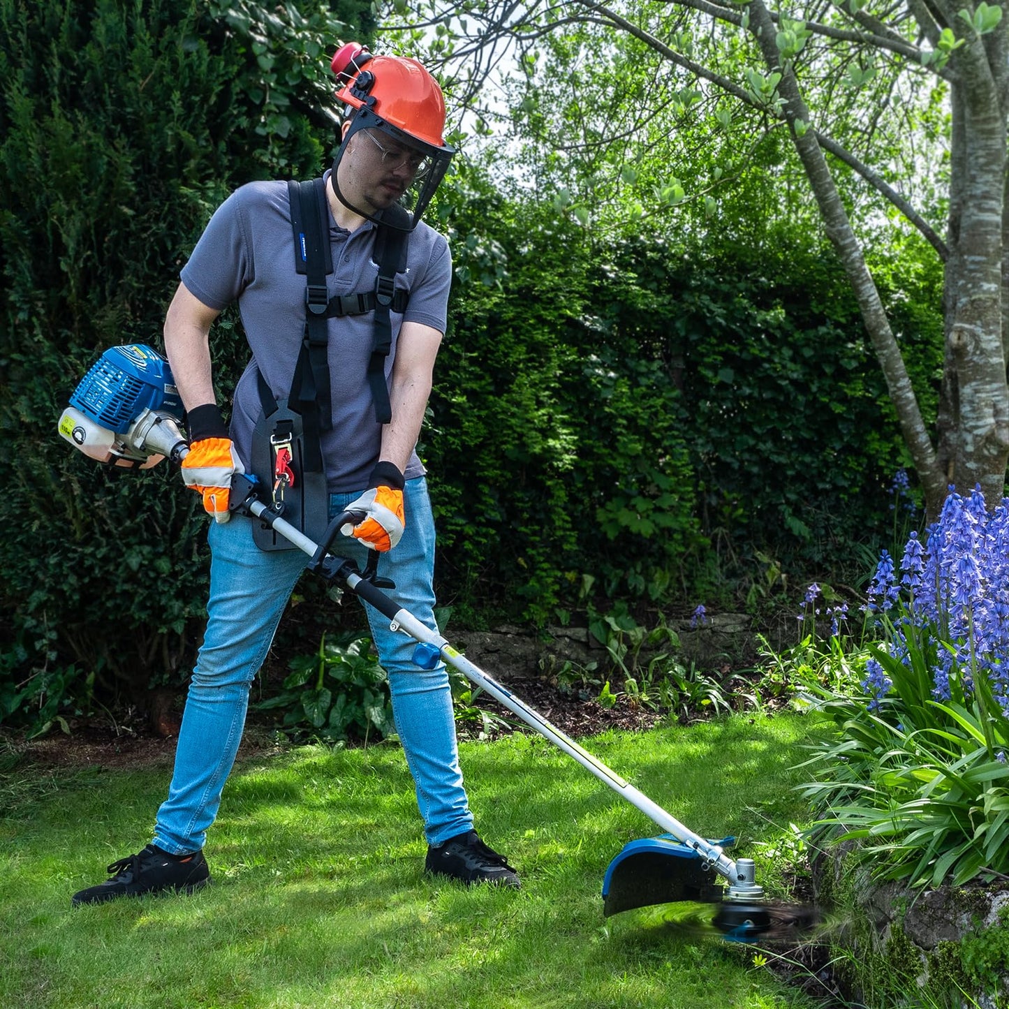 Hyundai 5 in 1, 52cc Long Reach Petrol Garden Multi Tool with 430mm Grass Trimmer, 425mm Hedge Trimmer, 10" Chainsaw, Brushcutter, 2-Stroke with 3 Year Warranty