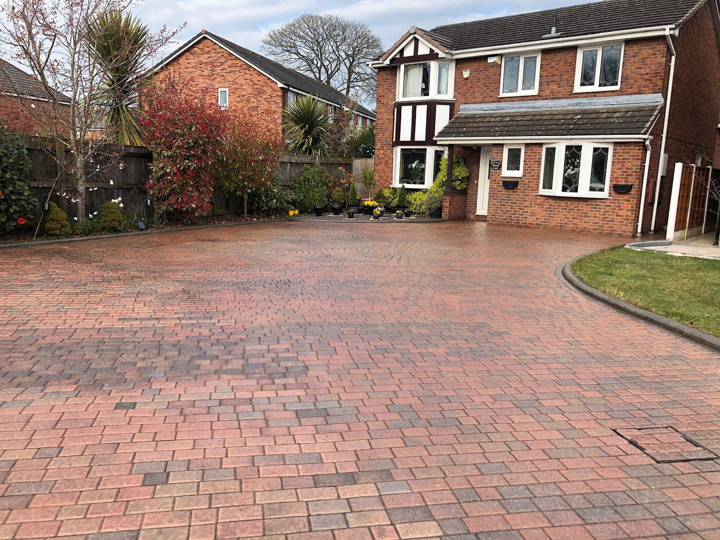 Smartseal Block Paving Sealer - Matt Finish - Easy to Apply, Block Paving Sealant. Durable Sand Hardener & Weed Inhibitor – Best Block Paving Sealer for Driveways, Paths & Patios (25 Litre)