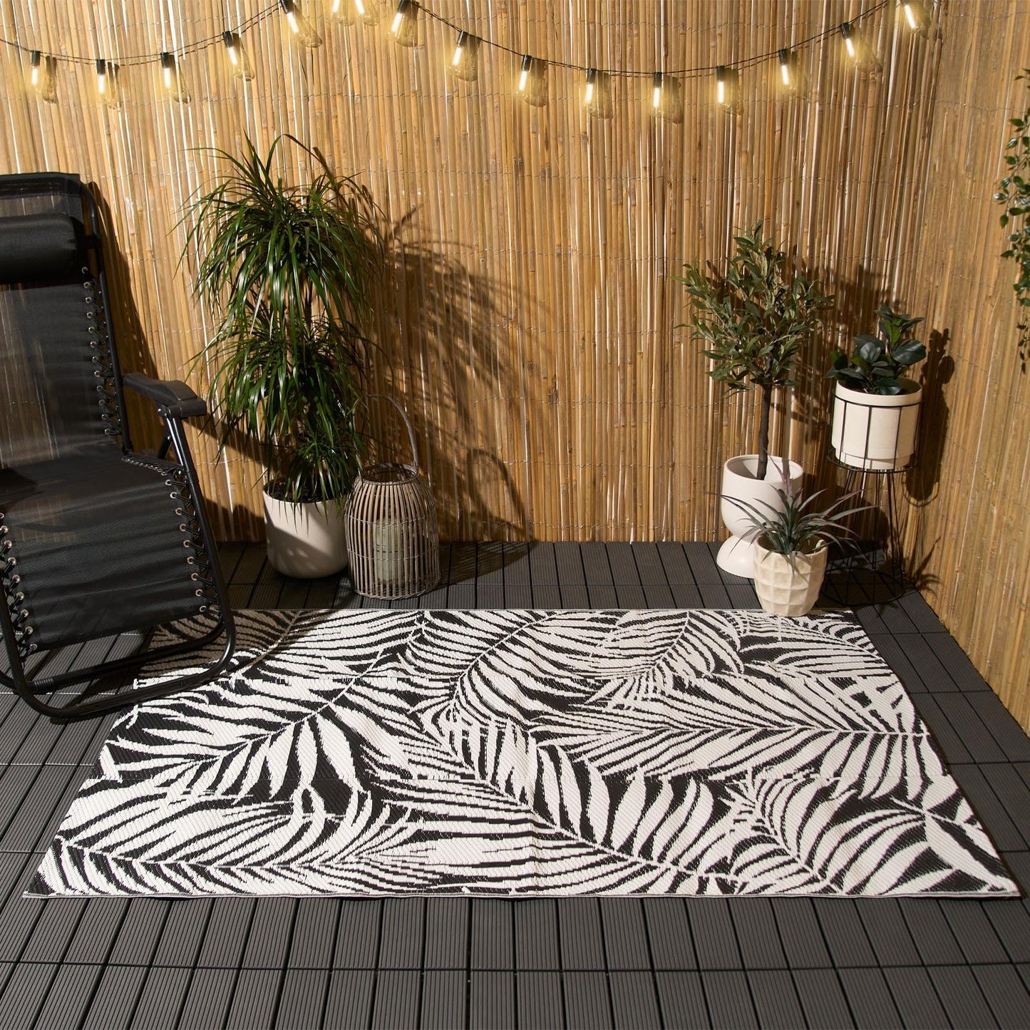 OHS Garden Rug Leaf Black/White, Large Outdoor Rug Water Resistant Foldable Area Rugs Easy Storage Reversible Mat for Summer Garden Patio Decking, 120 x 170cm