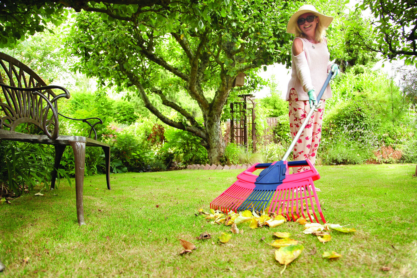 Spear & Jackson 3IN1RAKE 3-in-1 Plastic Leaf Rake, Red And Blue