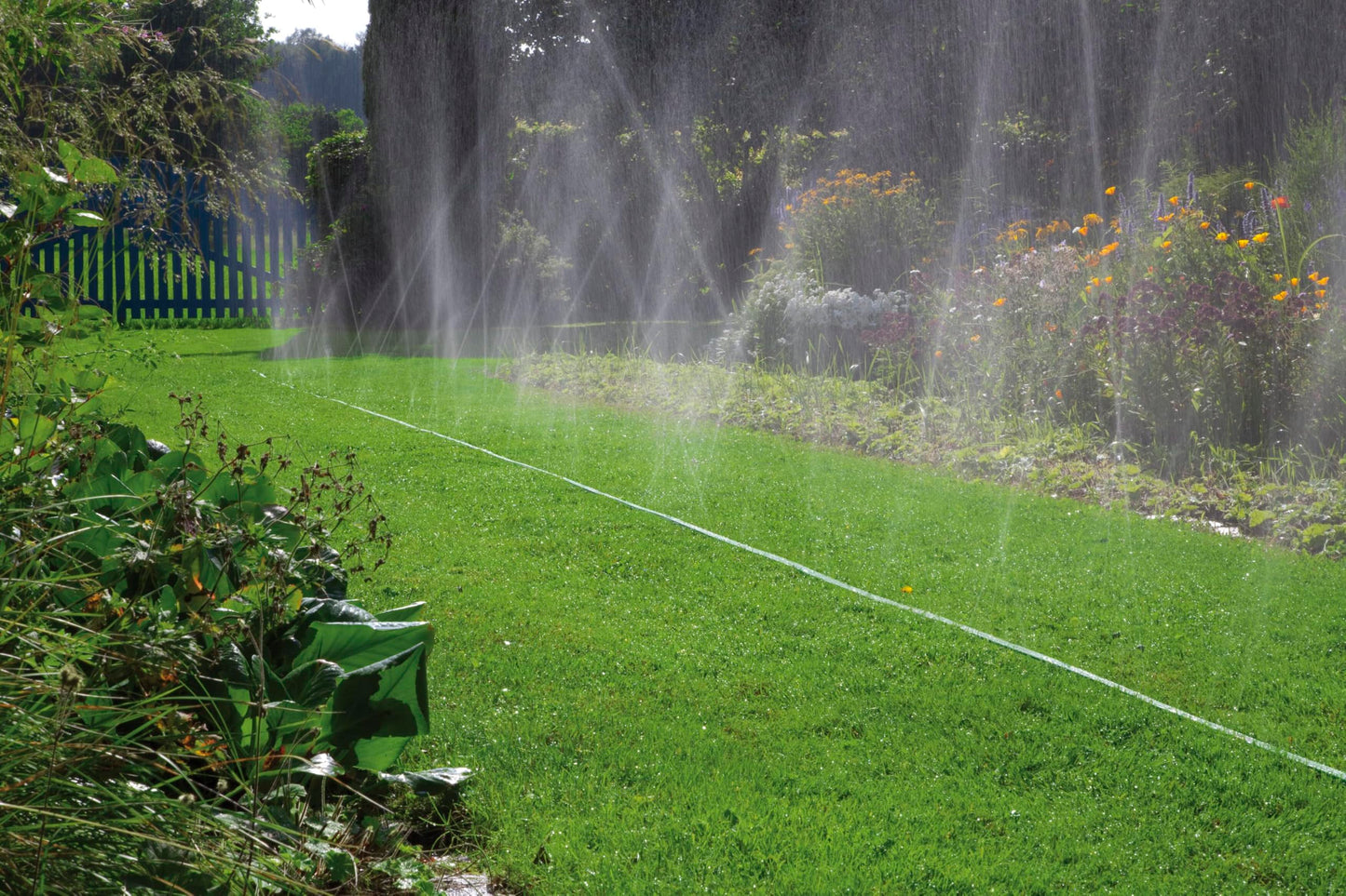 Gardena Sprinkler Hose: Fine spray sprinkler for watering elongated, narrow areas, length 15 m, ready-to-connect, green, can be individually shortened or lengthened (1998-20)