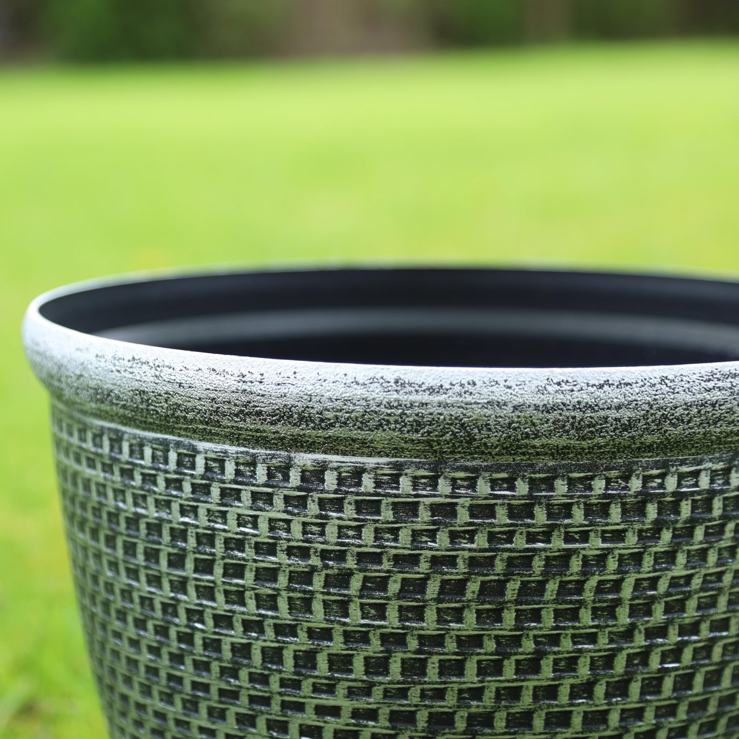 Fyne-Finds Set of 2 Large Plastic Round Silver Cromarty Plant Pot Flower Pot Planter Garden Decoration Antique 30cm, 12inch Outside Planters 10L Outdoor With Drainage Holes