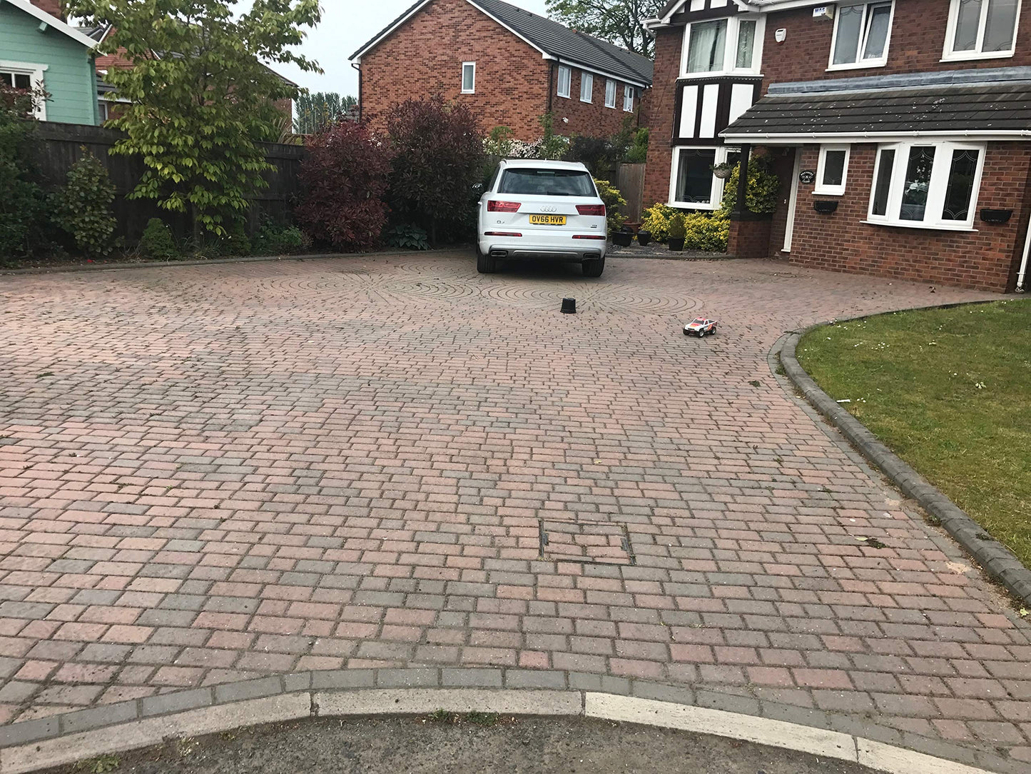 Smartseal Block Paving Sealer - Matt Finish - Easy to Apply, Block Paving Sealant. Durable Sand Hardener & Weed Inhibitor – Best Block Paving Sealer for Driveways, Paths & Patios (25 Litre)