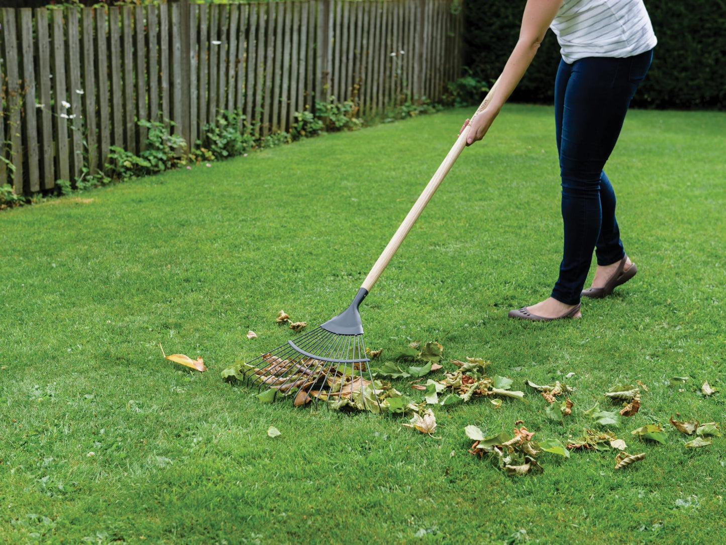 Kent & Stowe Carbon Steel Long Handled Lawn / Leaf Rake