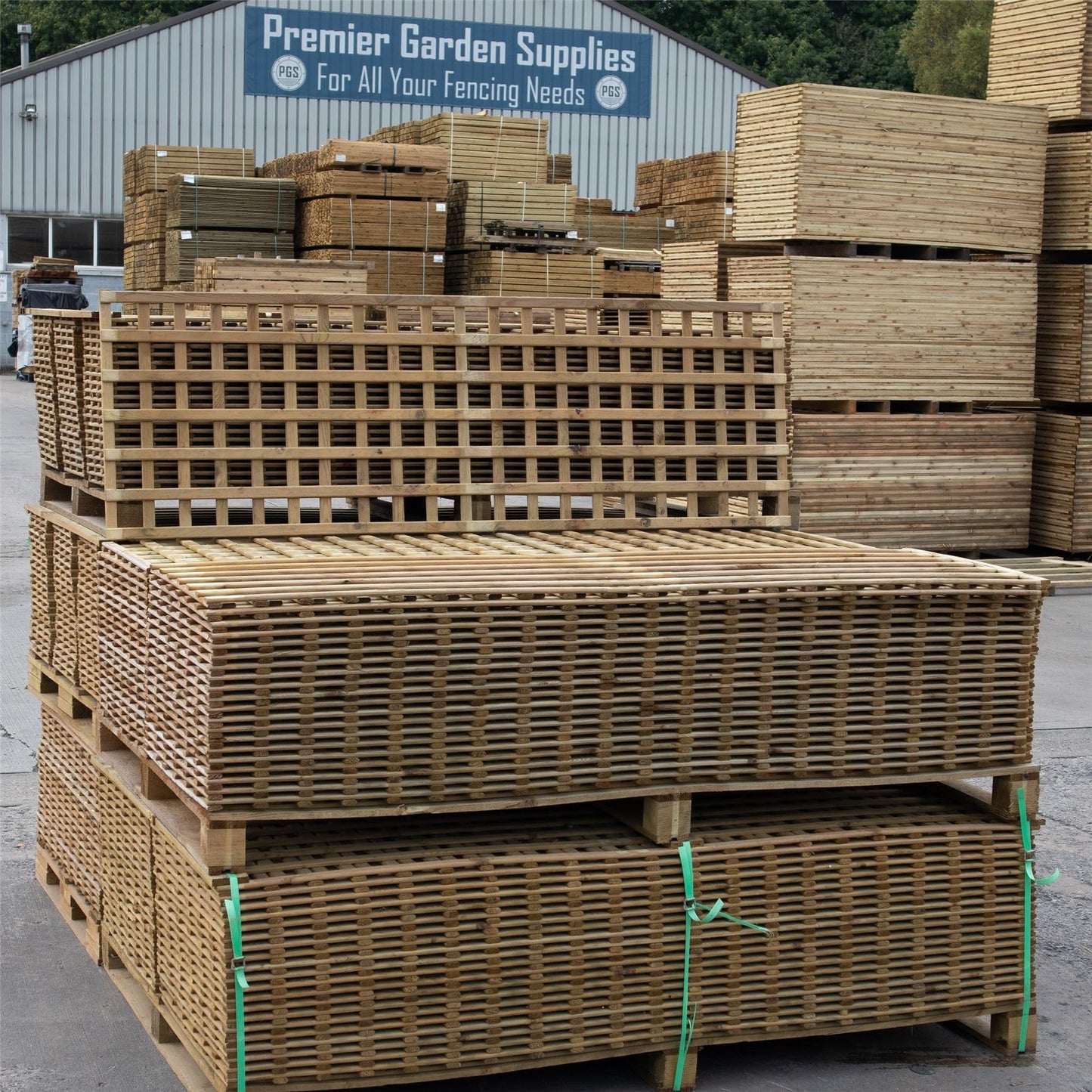 Premier Garden Supplies ELITE WALL SQUARE TRELLIS Pack of 4 Frameless Panels [Width 6ft (183cm) x Height 2ft (60cm)] Made with 8mm x 20mm Rounded Edge Smooth Laths