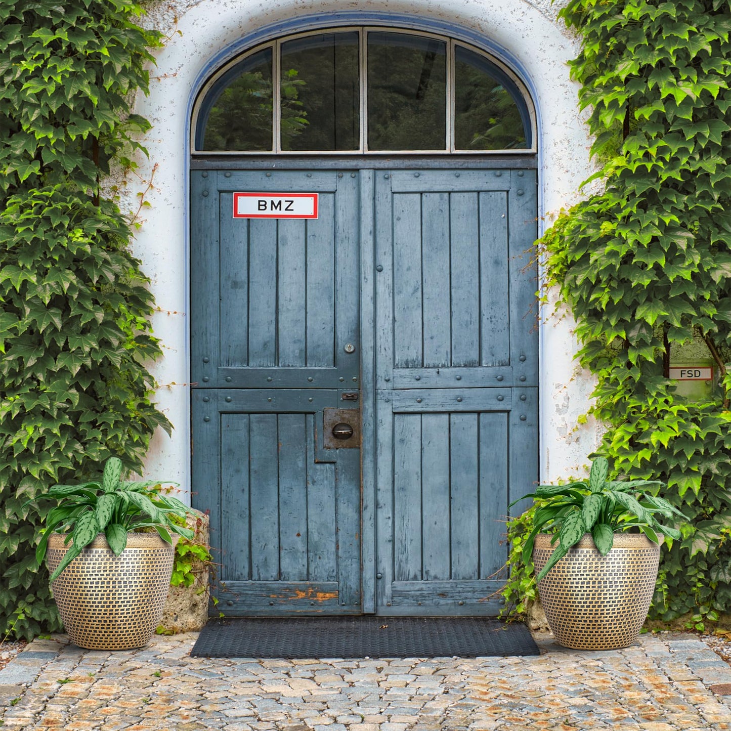 SG Traders 2 X Large Plastic Round Cromarty Plant Pot Flower Pot Planter Garden Decoration Gold 40cm Plant Pot Outdoor Flower Pots Outside Garden Planters Outdoor With Drainage Holes