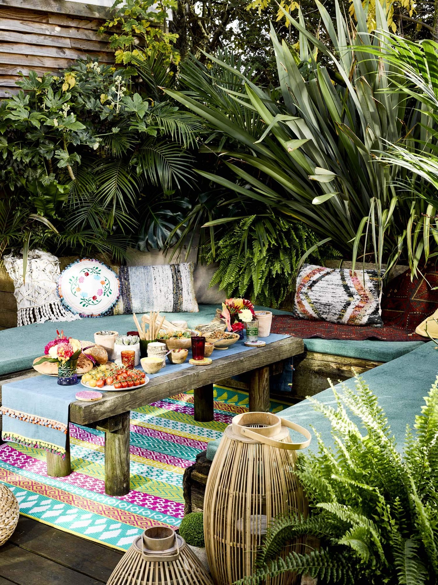 Talking Tables Waterproof Colourful Outdoor Rug Plastic, Lightweight Mat for Garden, Patio, Decking, Bathroom, Utility, Picnic | Folds Away for Easy Storage, 180 x 120cm