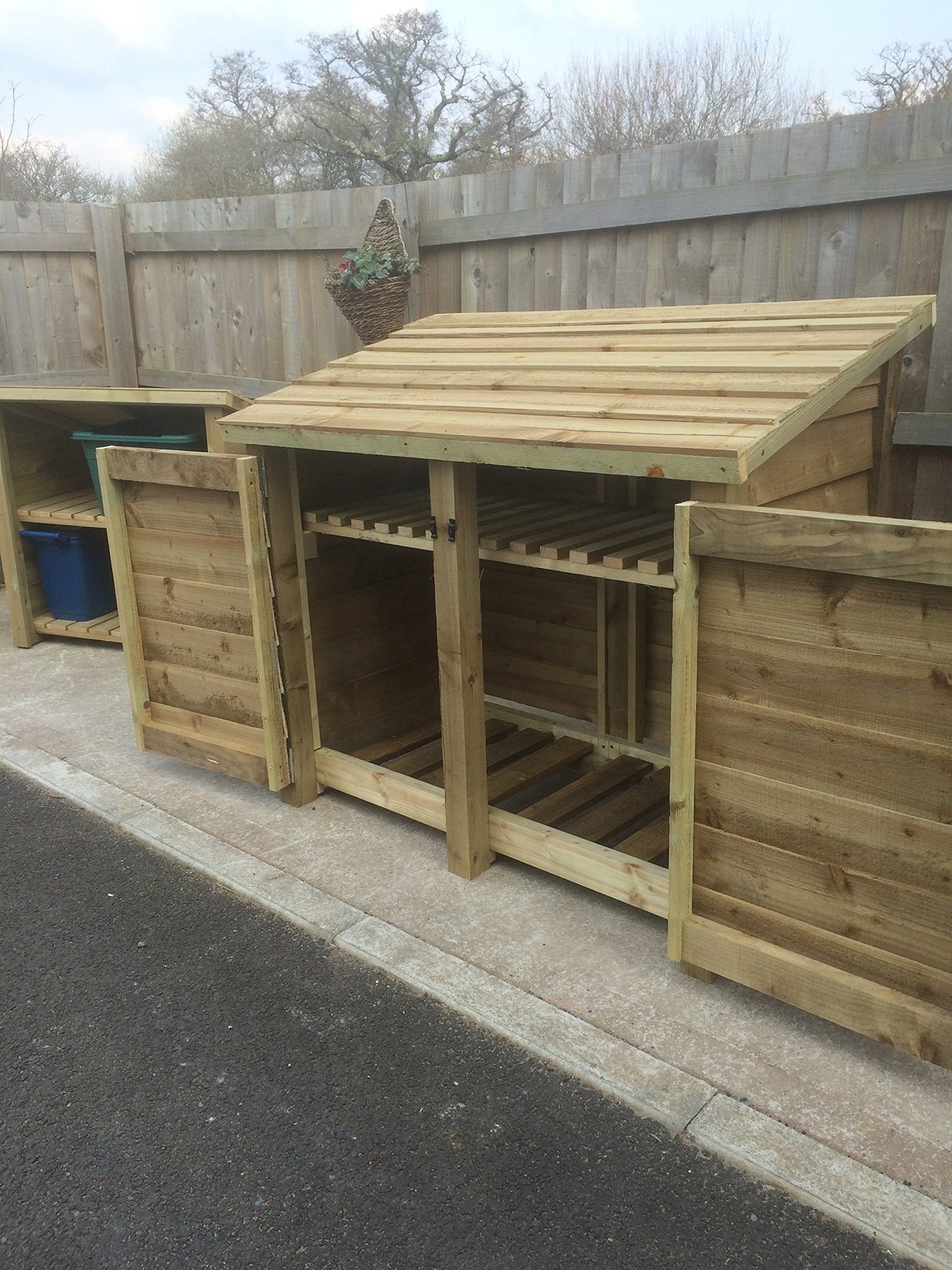 GIDLEIGH 4ft TALL WOODEN LOG STORE/GARDEN STORAGE, WITH DOORS AND KINDLING SHELF HEAVY DUTY, HAND MADE, PRESSURE TREATED