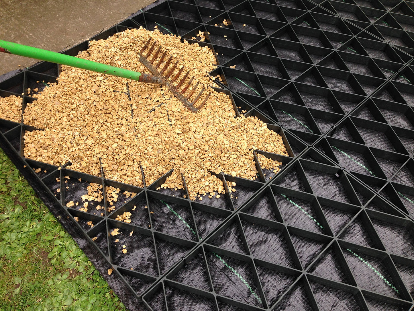 10x8 GARDEN SHED BASE GRID = FULL ECO KIT 3.05m x 2.55m - HEAVY DUTY MEMBRANE 8x10 PLASTIC ECO PAVING BASES & DRIVEWAY GRIDS