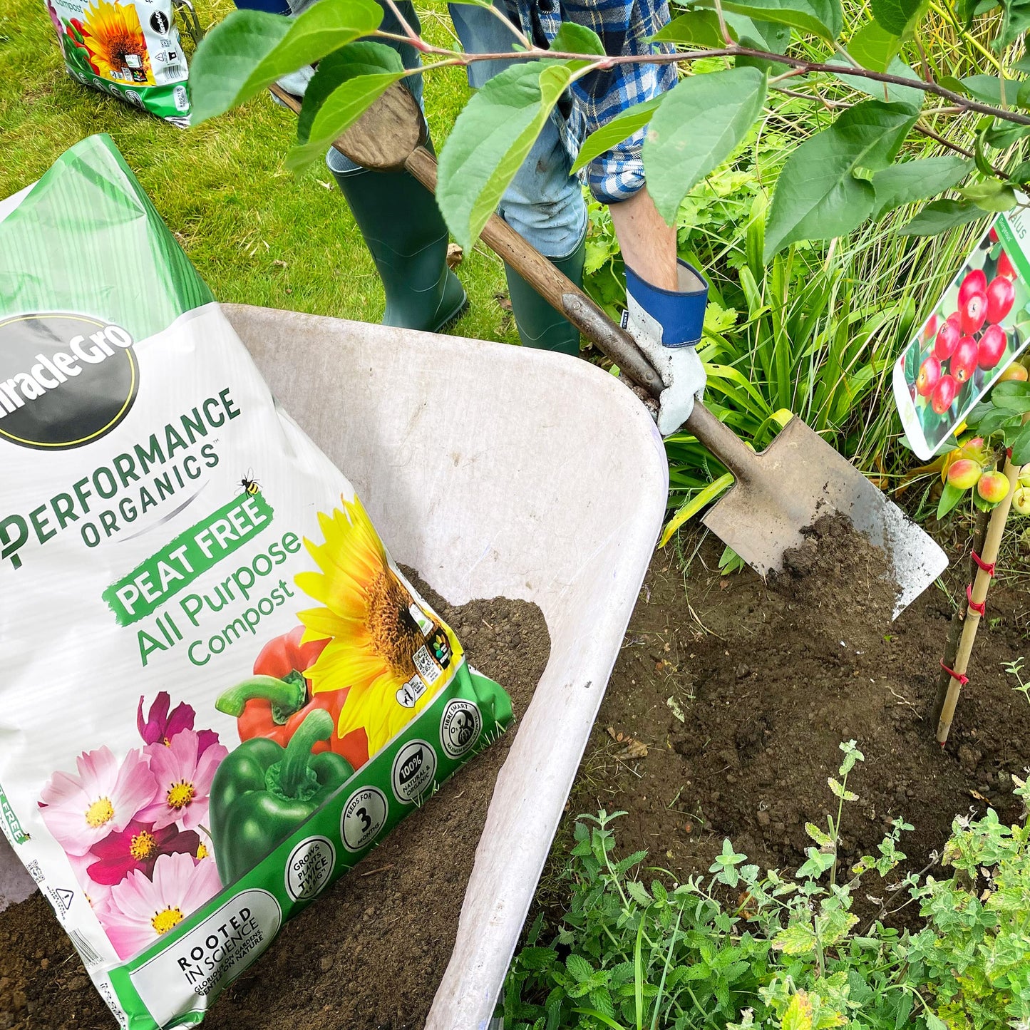 Miracle-Gro Performance Organics All Purpose PEAT FREE Compost, 40L