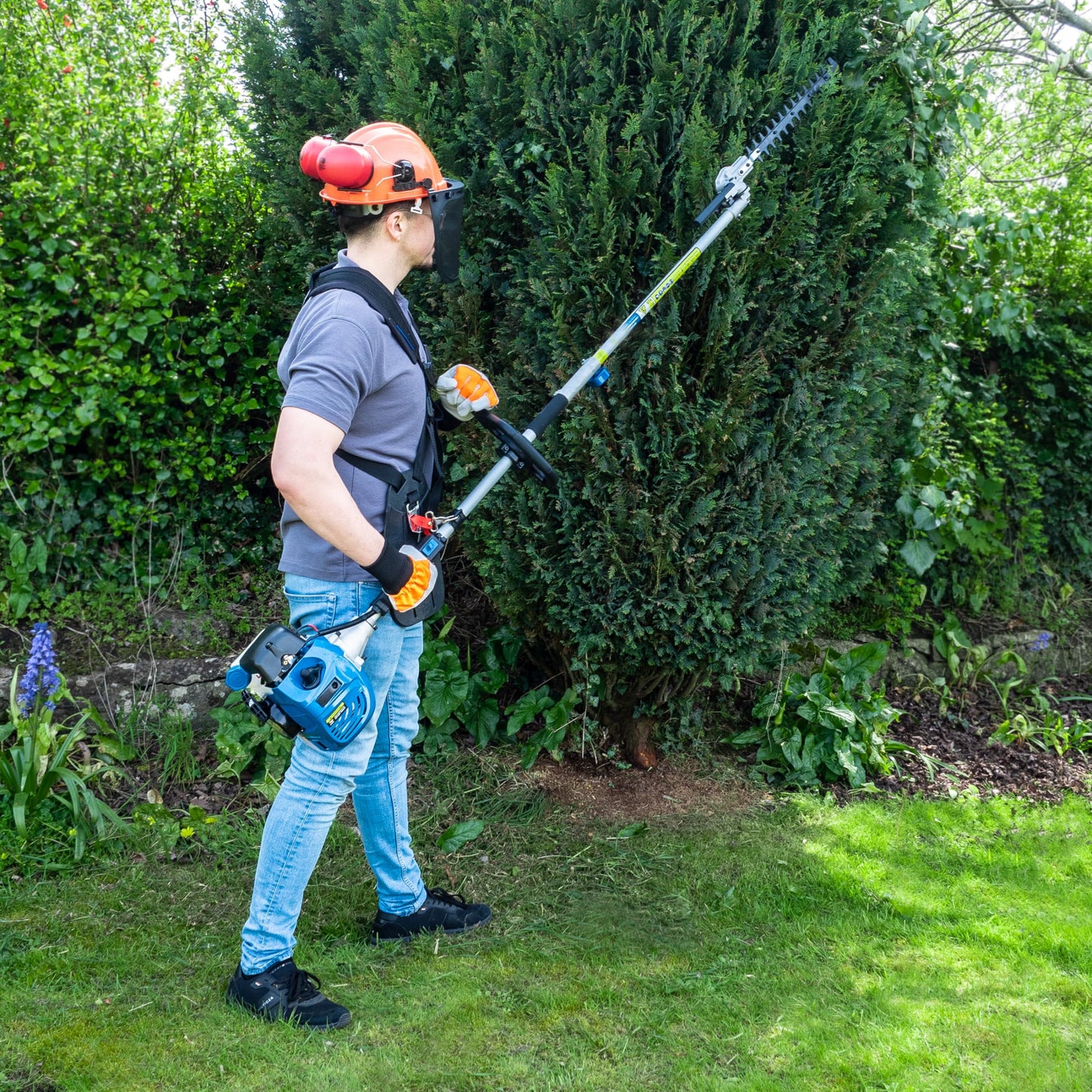 Hyundai 5 in 1, 52cc Long Reach Petrol Garden Multi Tool with 430mm Grass Trimmer, 425mm Hedge Trimmer, 10" Chainsaw, Brushcutter, 2-Stroke with 3 Year Warranty