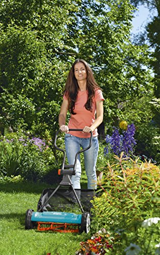 GARDENA Classic reel mower 400: Hand lawn mower with 40cm working width of up to 200 m² lawn blade roll made of quality steel, non-contact cutting technique, silent and precise (4018-20)