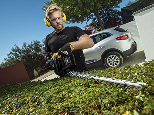 Mcculloch HT 5622 Petrol Hedge Trimmer: 22 cc, 56 cm Cutting Blade, 22 mm Blade Gap, Dual Action Blades, Soft Start, Handle Anti-Vibration System, Easy Starting